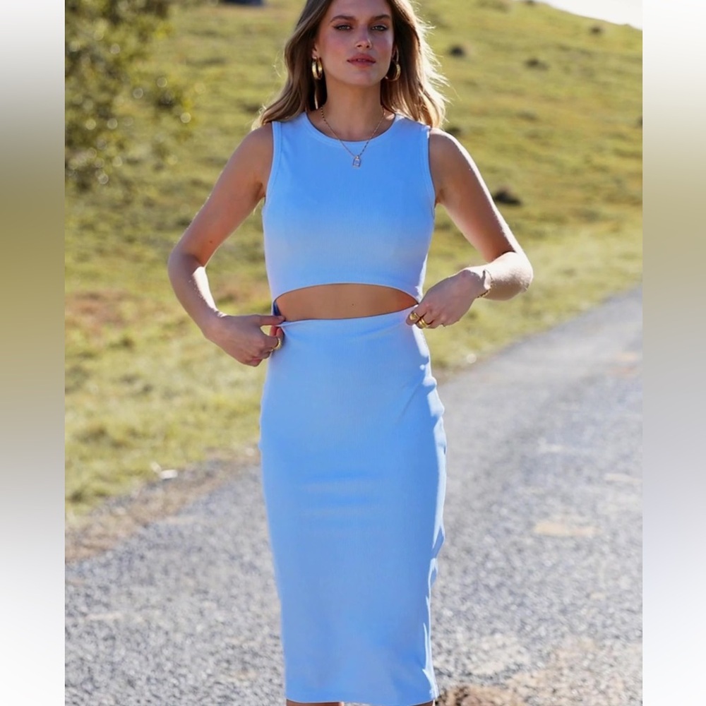 Elegant Blue Midi Dress